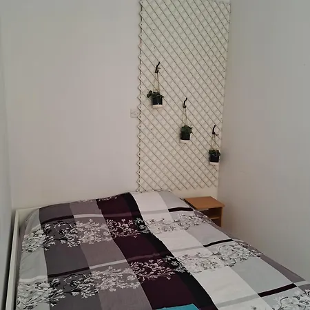 Center Apartment *