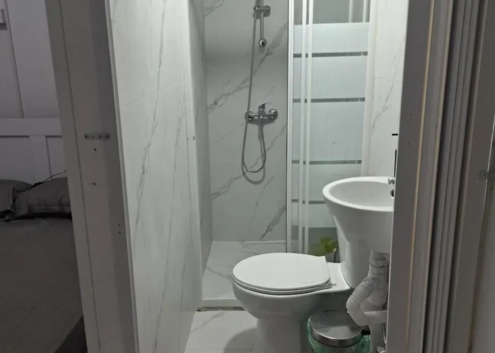 Center * リマソール