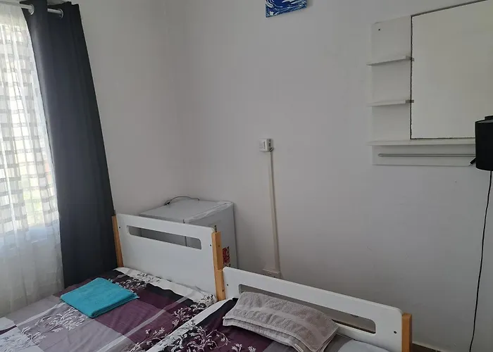 Center * リマソール