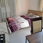 Center Apartment *